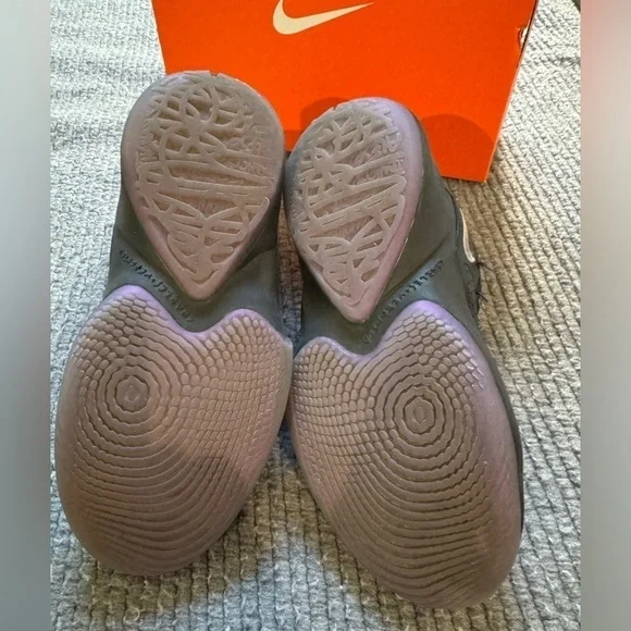 Nike Zoom Freak 2 Youth Size 4Y Boy Black Basketball Running Shoes - Picture 7 of 10